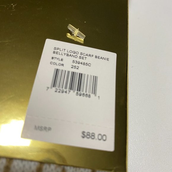 MK Hat & Scarf - Picture 4 of 4